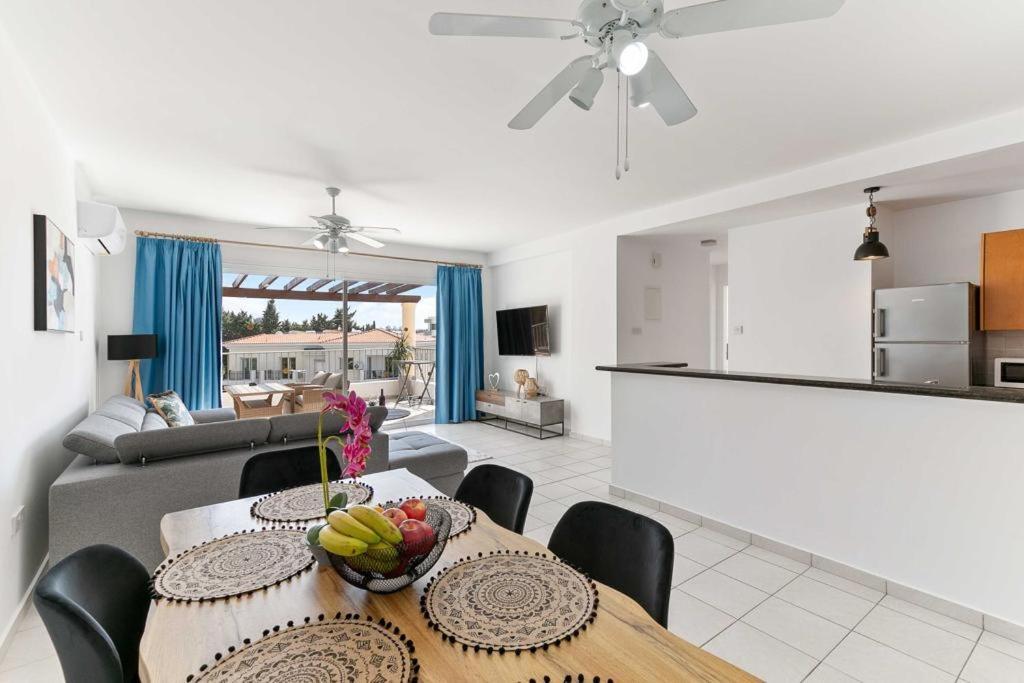 Penthouse Carina Leilighet Paphos Eksteriør bilde